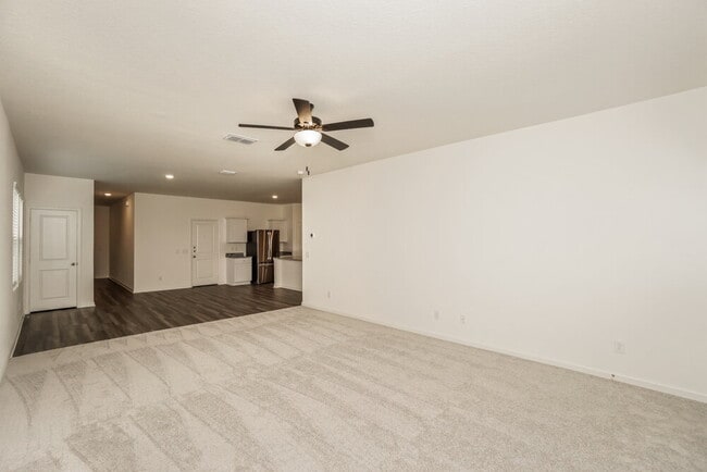 Photo - 5549 Bluebell Mdw