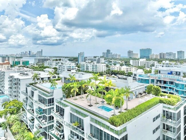 Building Photo - 9940 W Bay Harbor Dr Unit 5A-N