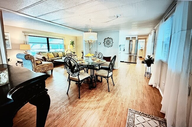 Photo - 4542 Friendly Harbor St