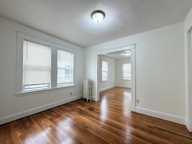8 Kent St Unit 1R