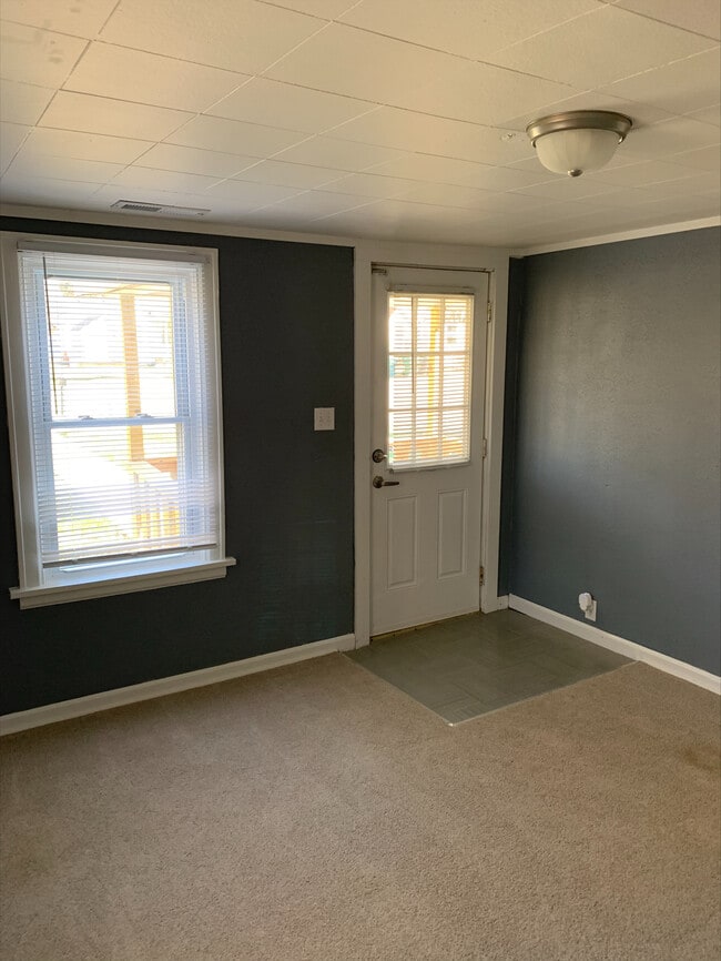 Photo - 2007 S Manhattan Ave