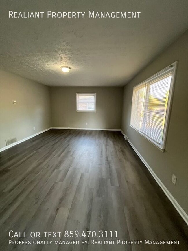 Photo - 1686 Hill View Pl