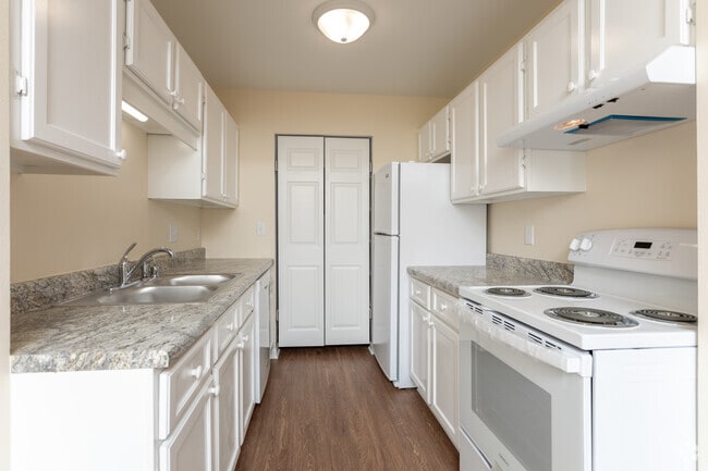 Interior Photo - Creekside Apartments LLC