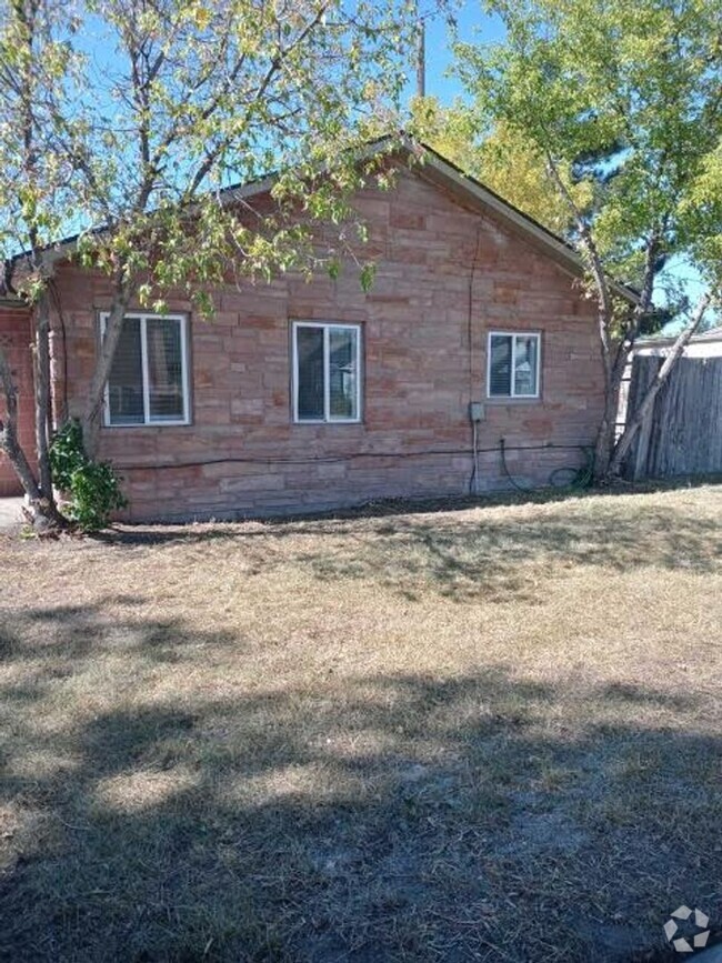 Building Photo - Ames Ct (KC-AM) Unit Ames2710 Rental