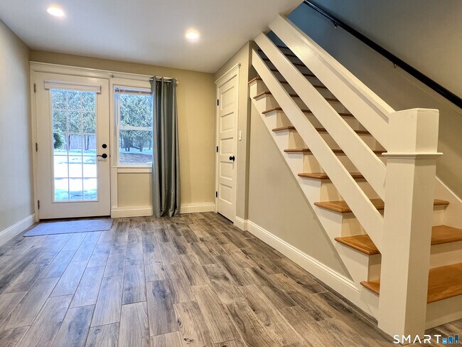 Photo - 133 Boston Post Rd