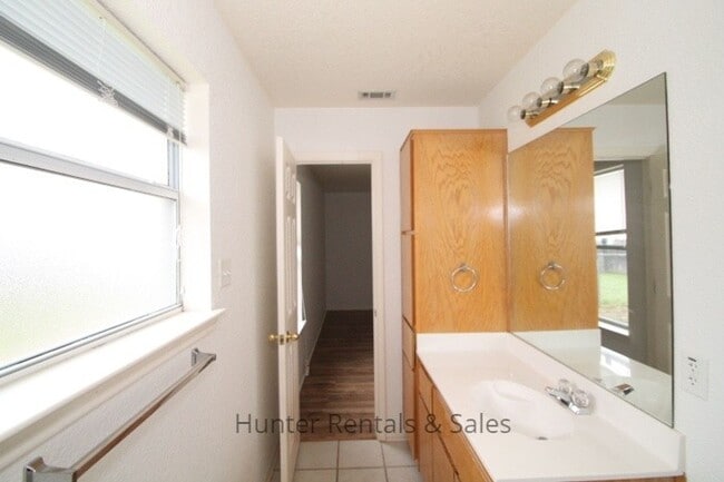 Photo - Charming 3-Bedroom Duplex in Prime Killeen...