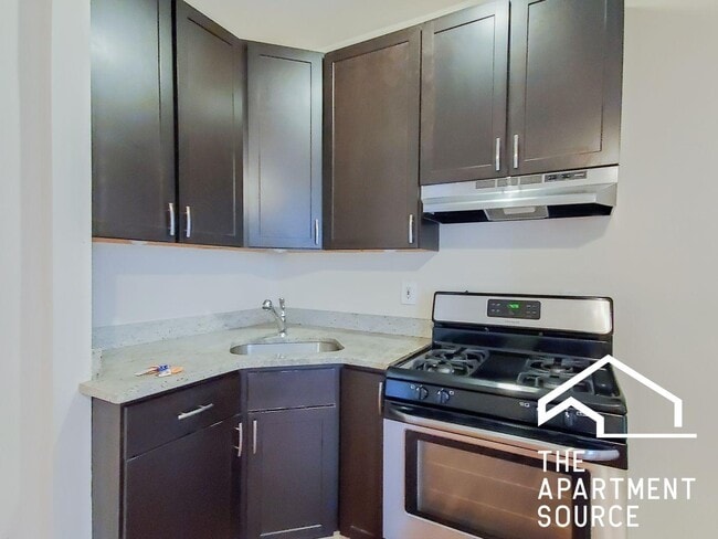 Building Photo - 3527.5 N Broadway Unit 2E