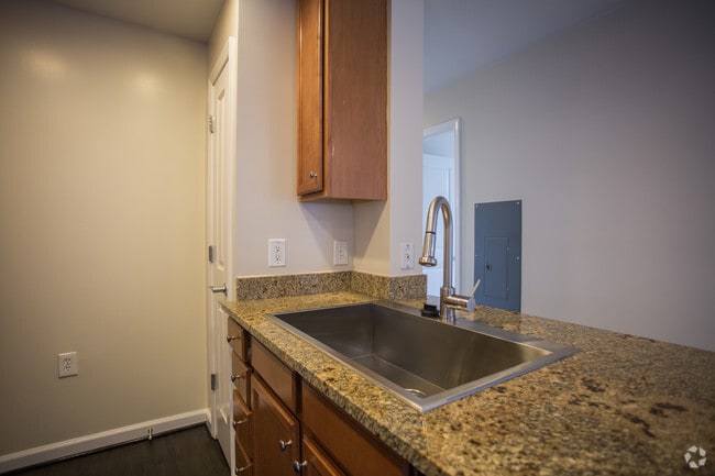 Interior Photo - Camden Potomac Yard Rental