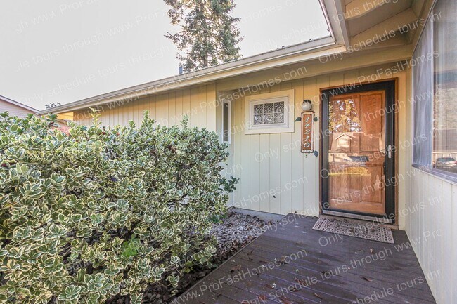 Photo - 14210 SW Rochester Dr