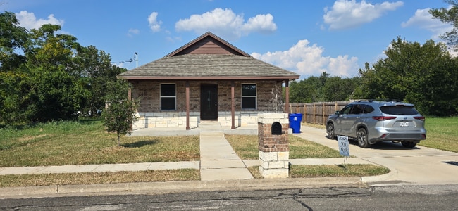 Building Photo - 2808 S 8th St Rental