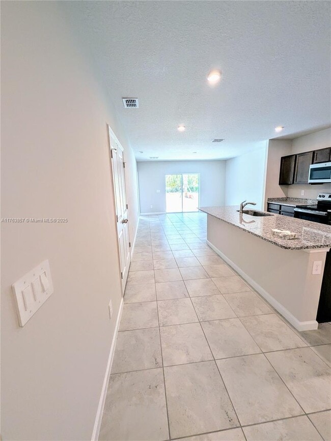 Photo - 285 Raspberry Rd