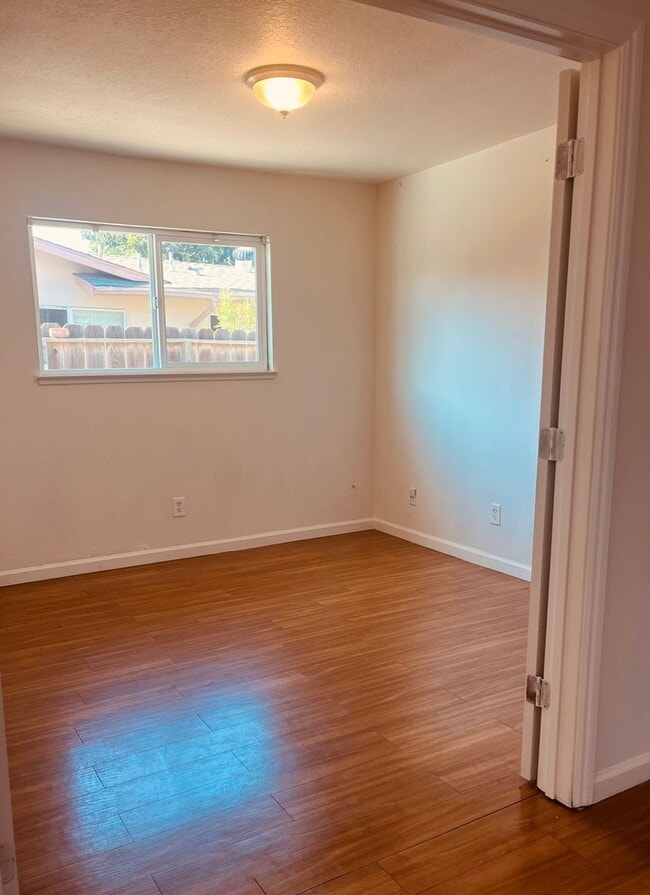 Photo - Spacious 4 BD/2 Bath in centrally located ...