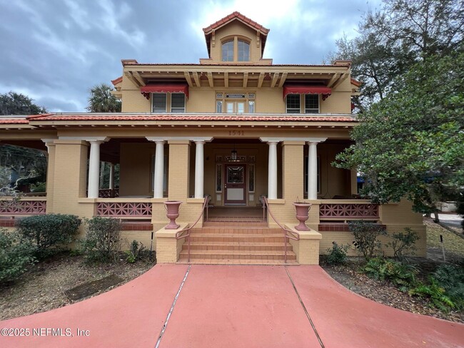 Photo - 1541 Riverside Ave House