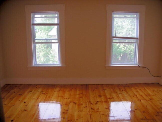 Photo - 201 Green St