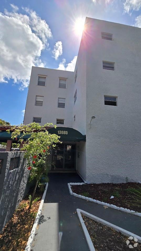 Building Photo - 13685 NE 10th Ave Unit 209 Rental
