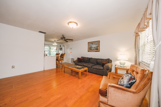 Photo - 408 Pinewood Ave
