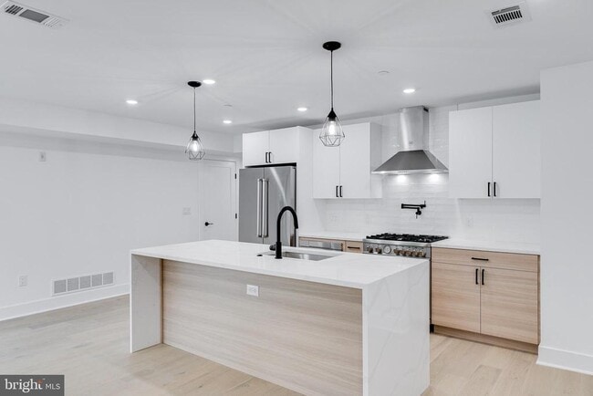 Photo - 705 S 19th St Unit 4