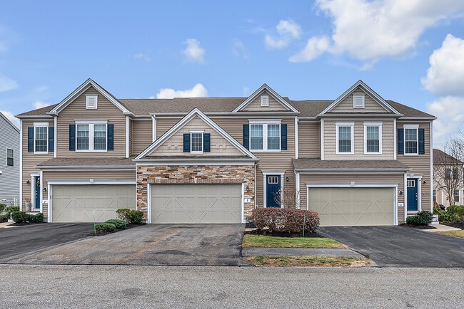 Building Photo - 5 Chestnut Crk