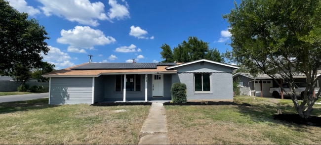 Building Photo - 2739 W Woodlawn Ave Rental
