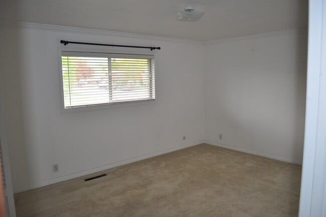 Photo - 297 W 775 N