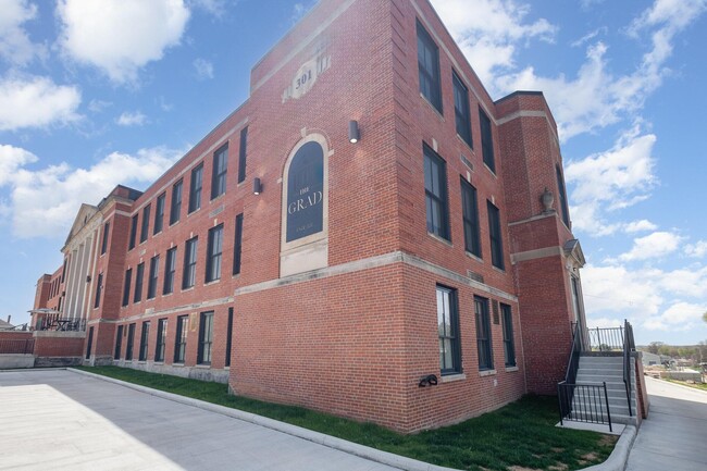 Photo - 301 N Mulberry St