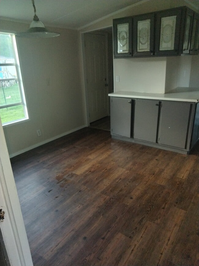104 Forest Creek Ln
