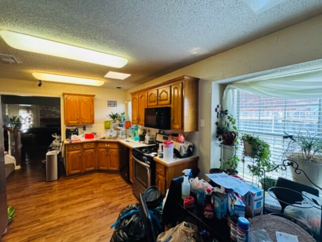 Photo - 912 Haverstraw Pl