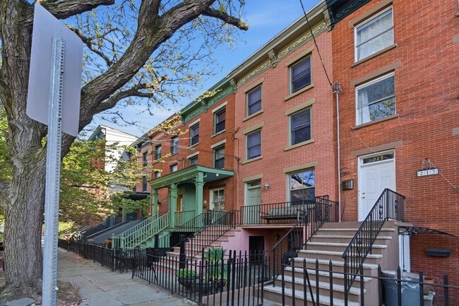 Photo - 211 4th St Unit #1