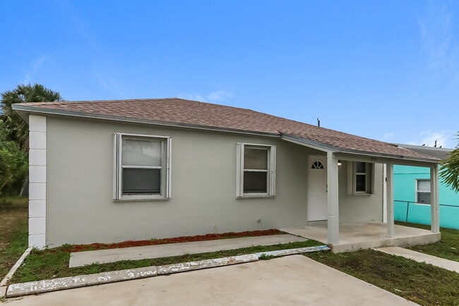 Photo - 849 W 5th St