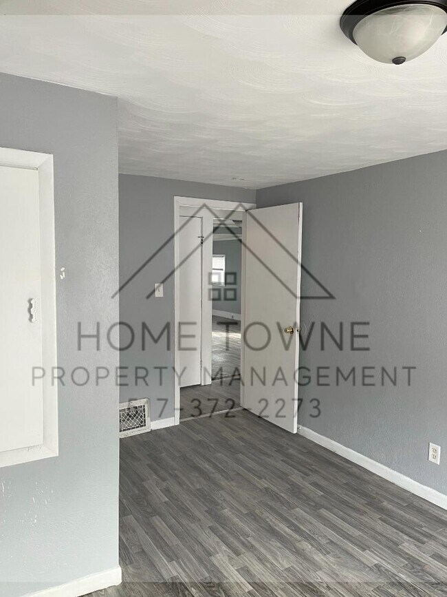 Photo - 810 W Genesee St