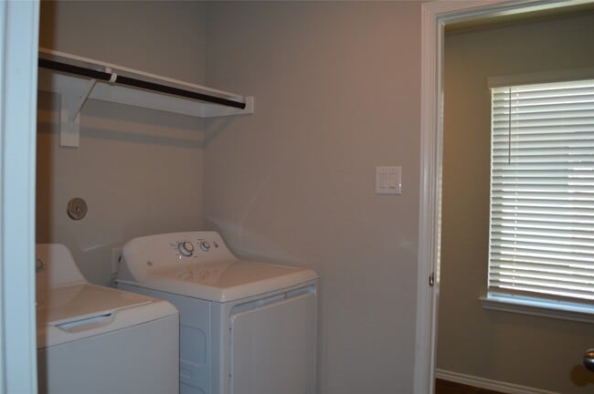 Photo - 16817 Lonely Pines Dr