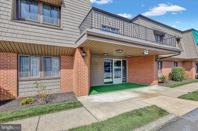 Building Photo - 1801 Cambridge Ave Unit C21 Rental
