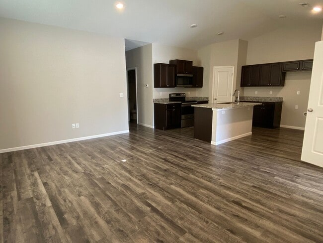 Photo - 412 S Longbranch Dr