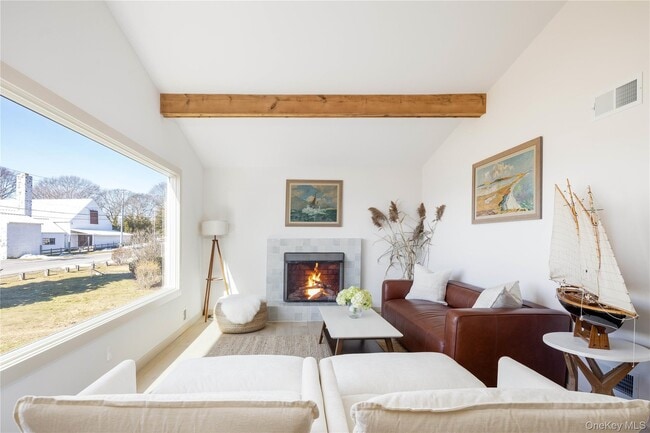 Photo - 2845 Hobart Rd