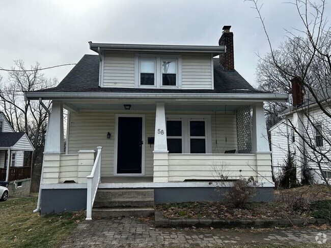 Building Photo - Beautiful Lakeside Park Home