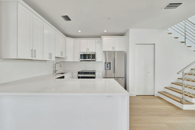 Photo - 226 N K St Townhome