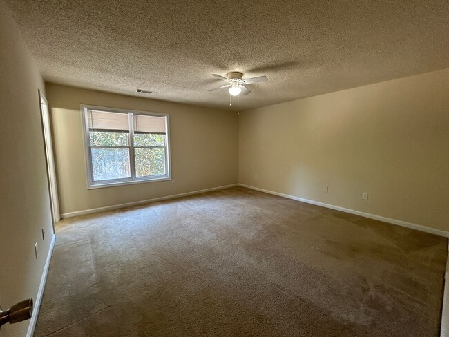 Photo - PRE-LEASE Fall 2025 - Spacious 5 bedroom 4...