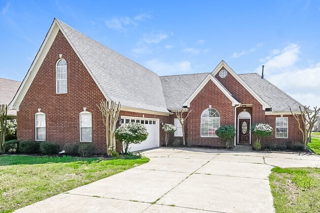 Building Photo - 6915 Tyler Dr