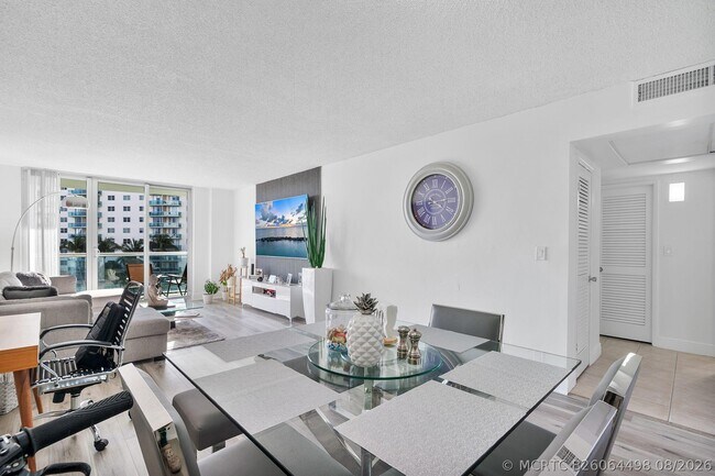 Photo - 19380 Collins Ave Unit 523