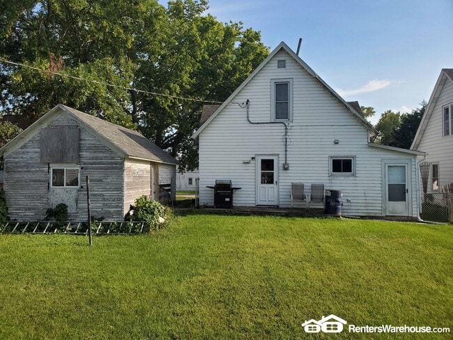 Photo - 105 W Franklin St