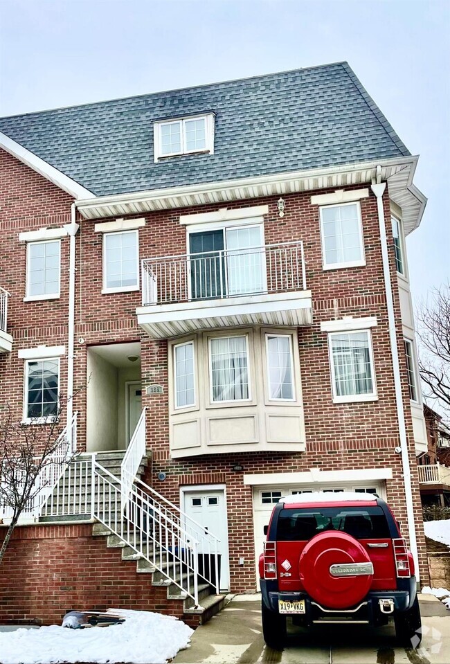 Building Photo - 329 Soundview Ln Rental