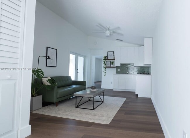 Building Photo - 00000 SW 181st St Unit B