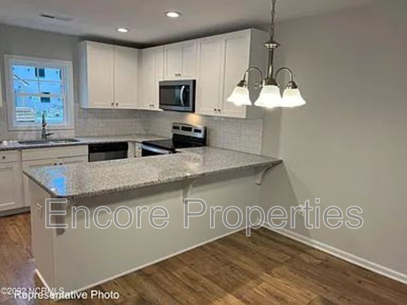 Photo - 242 S Raleigh St