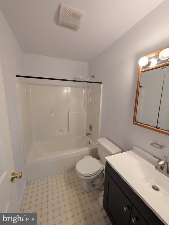 Photo - 627 Davol Rd