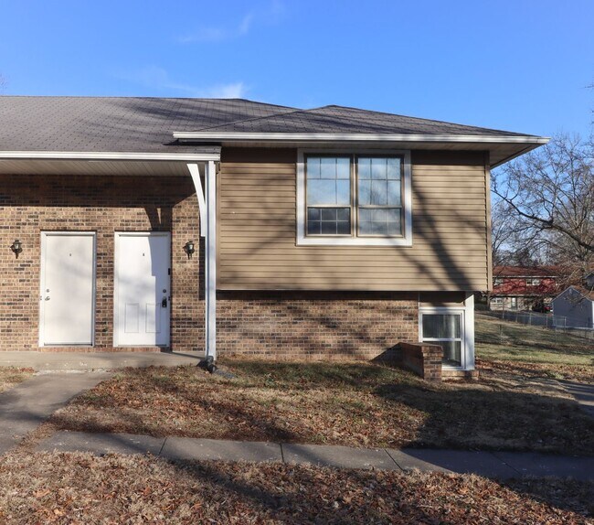 Photo - 1304 Essex Ct Unit Apt A