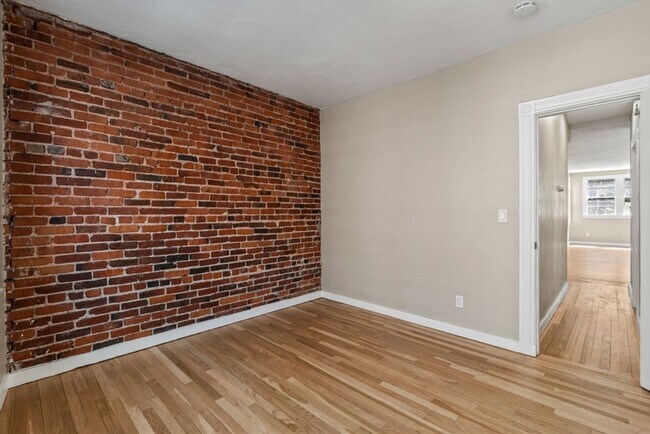Photo - 82 Phillips St Unit 1