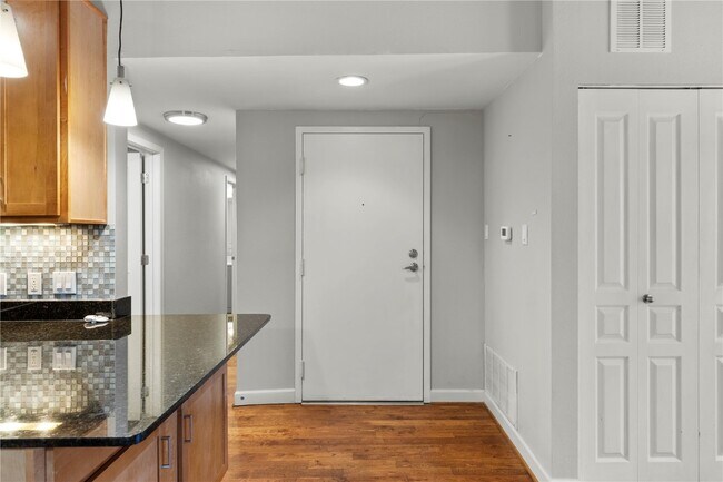 Photo - 5675 Waterman Blvd Unit 31