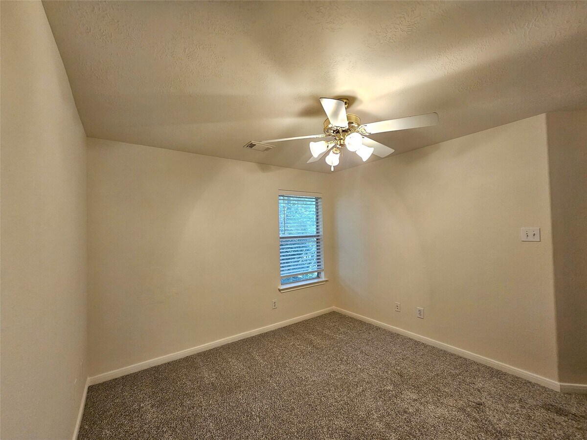 Photo - 98 W Knightsbridge Dr