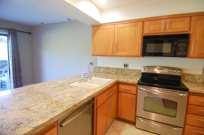 Photo - 2 Bedroom Condo in Presidential Heights 1 ...