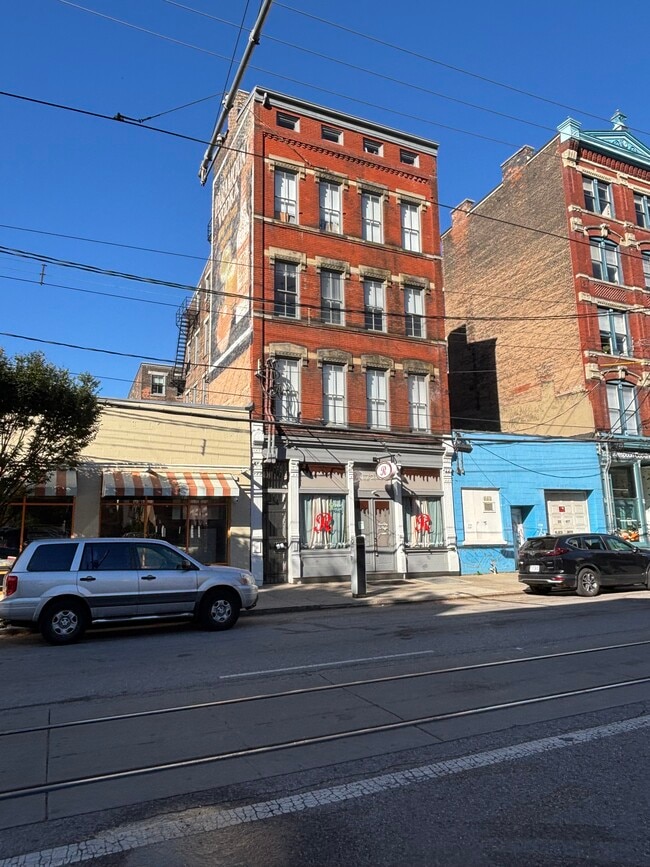 Photo - 1725 Elm St